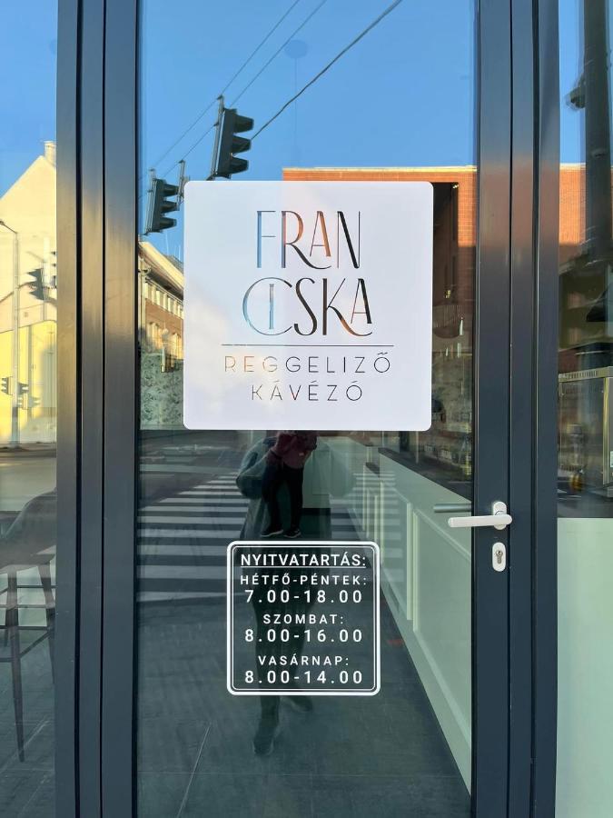 Mox Downtown Apartman Debreczyn Zewnętrze zdjęcie